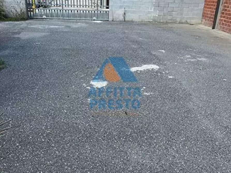 Immagine 2 di Capannone industriale in vendita  a Vinci