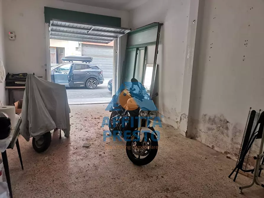 Immagine 1 di Box auto in vendita  a Pontedera