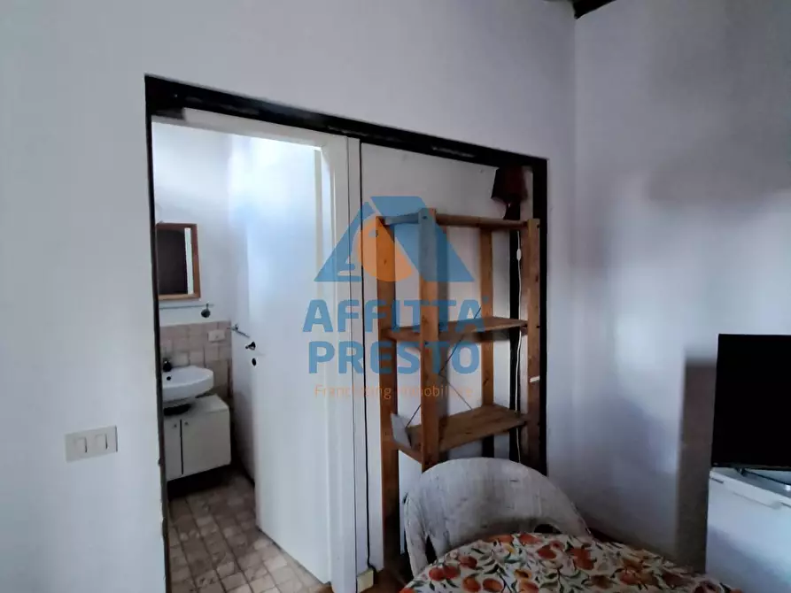 Immagine 11 di Appartamento in affitto  a Pontedera