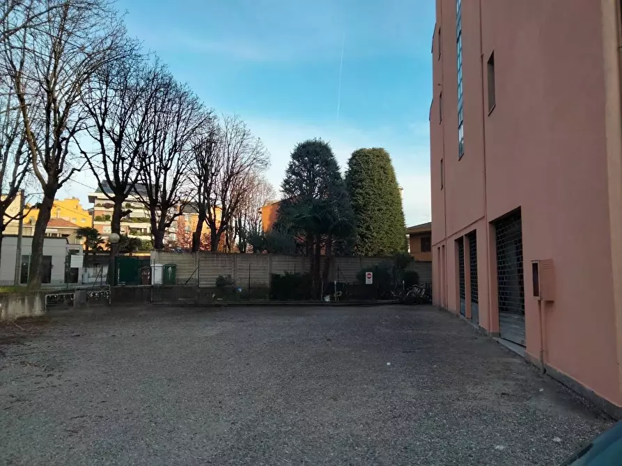 Immagine 2 di Negozio in vendita  a Busto Arsizio