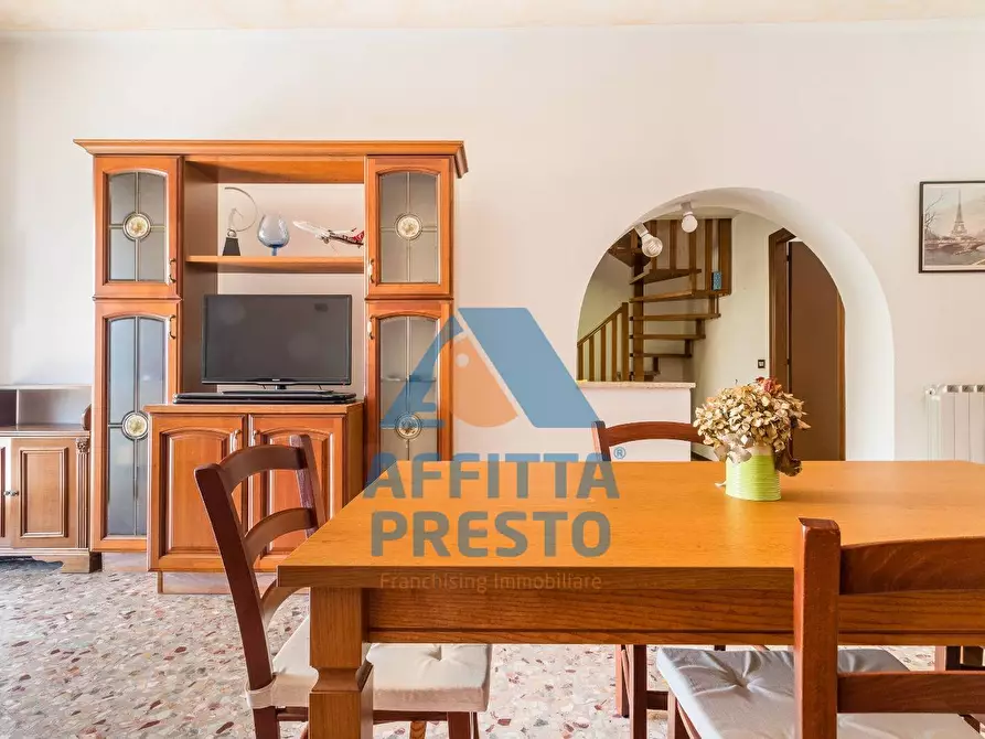 Immagine 6 di Appartamento in vendita  a Santa Maria A Monte