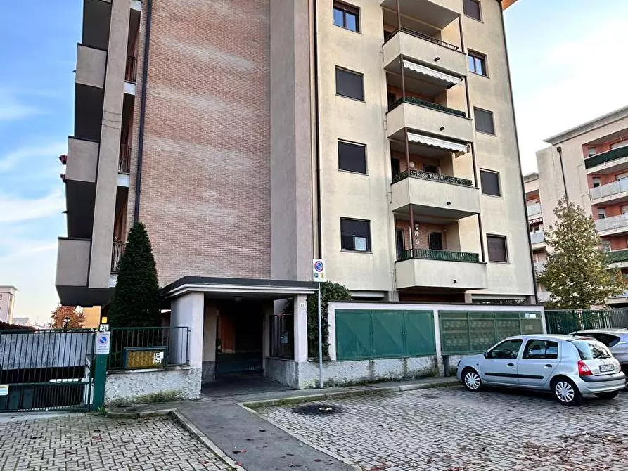Immagine 17 di Appartamento in vendita  a Legnano