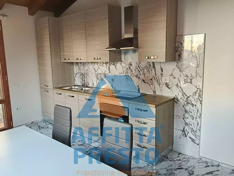 Immagine 29 di Appartamento in affitto  a Empoli