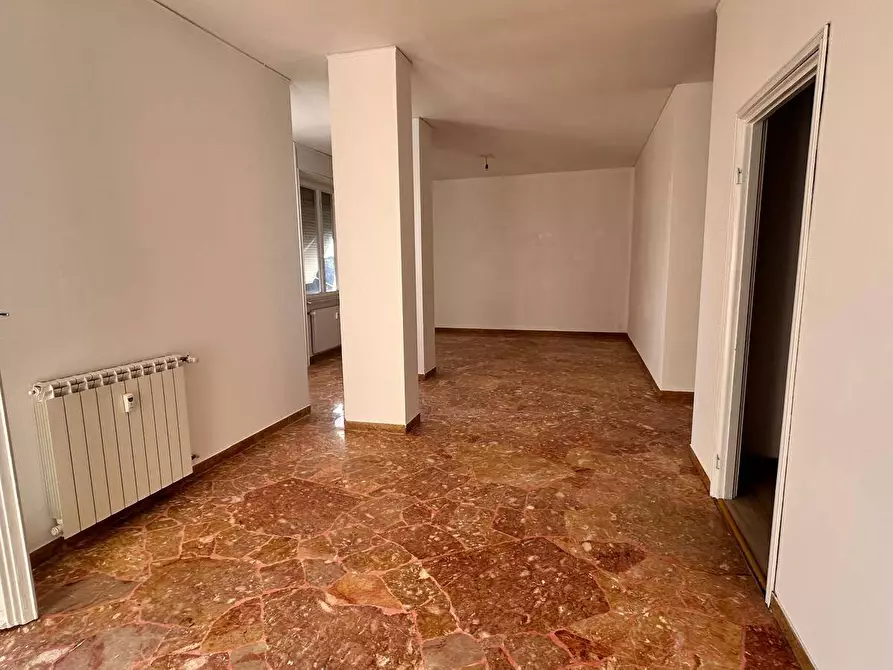 Immagine 2 di Appartamento in affitto  a Busto Arsizio