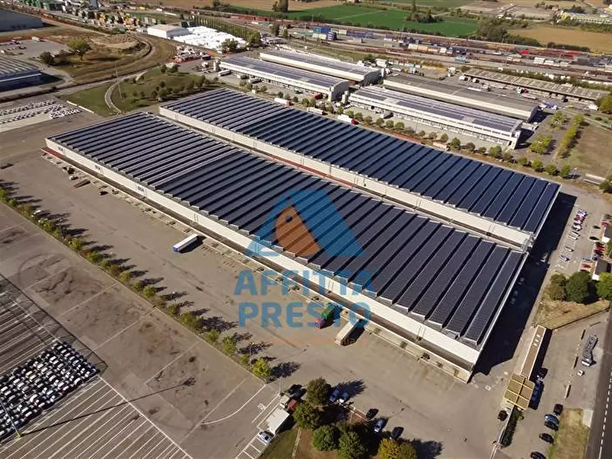 Immagine 1 di Capannone industriale in affitto  a Firenze