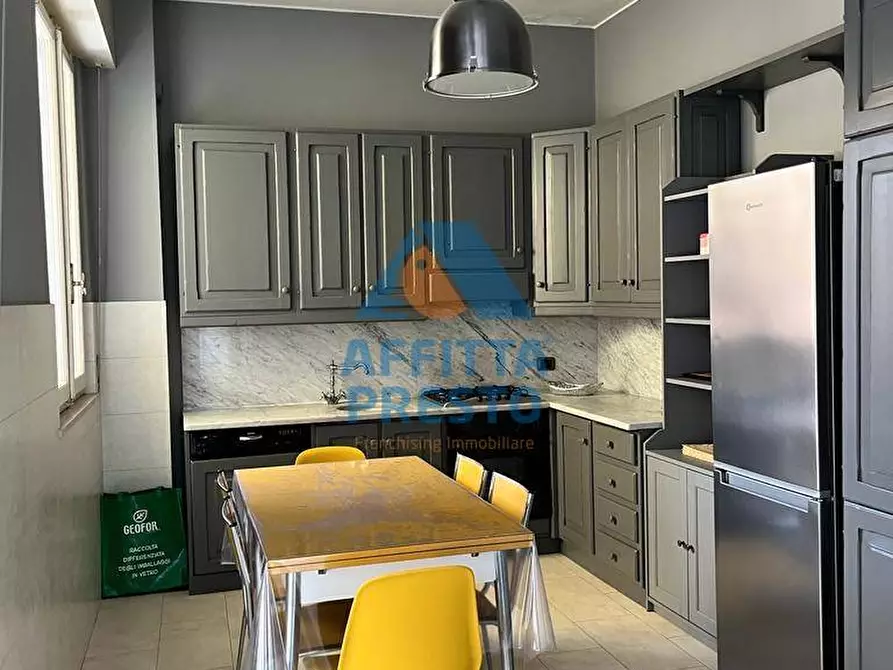 Immagine 4 di Camera in affitto  a Pontedera