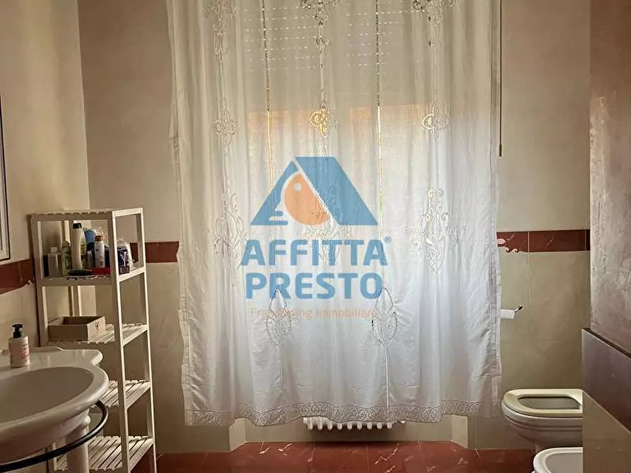 Immagine 6 di Camera in affitto  a Pontedera