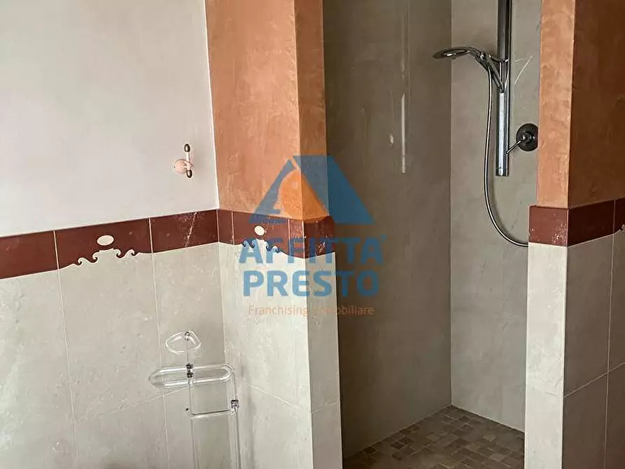 Immagine 7 di Camera in affitto  a Pontedera