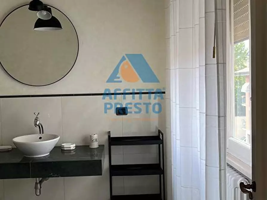 Immagine 13 di Camera in affitto  a Pontedera