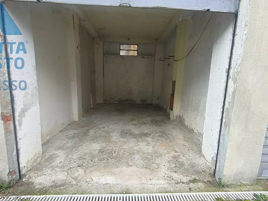 Immagine 2 di Box auto in affitto  in via cairoli a Chivasso