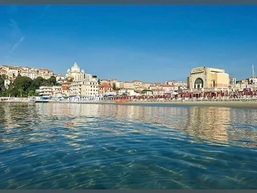 Immagine 11 di Appartamento in vendita  in Porto Maurizio a Imperia