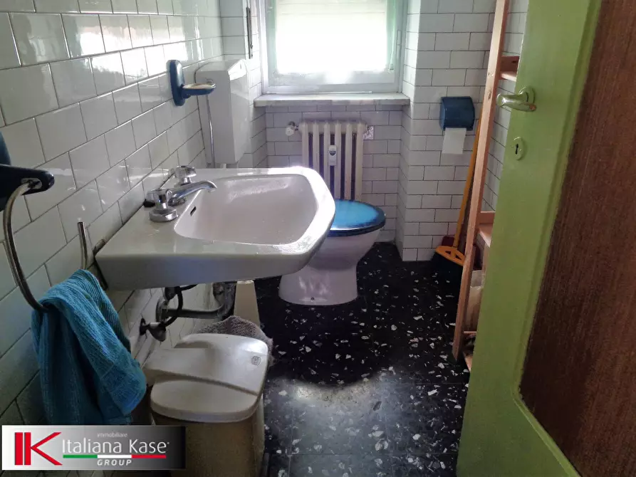 Immagine 8 di Locale commerciale in vendita  in Via Volpiano a Brandizzo