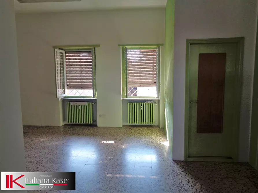 Immagine 4 di Locale commerciale in vendita  in Via Volpiano a Brandizzo