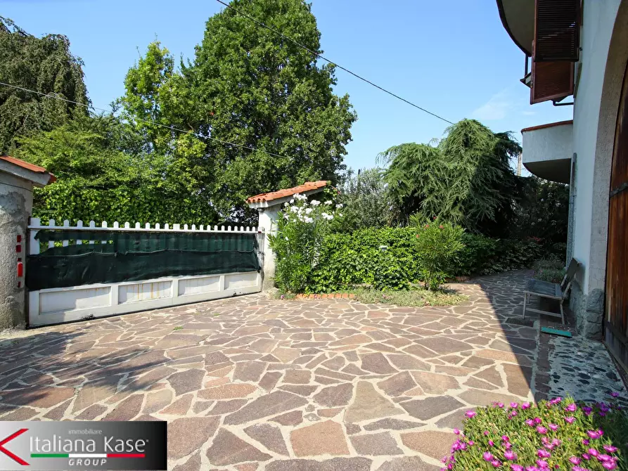 Immagine 25 di Villa in vendita  in via lunga a Castiglione Torinese