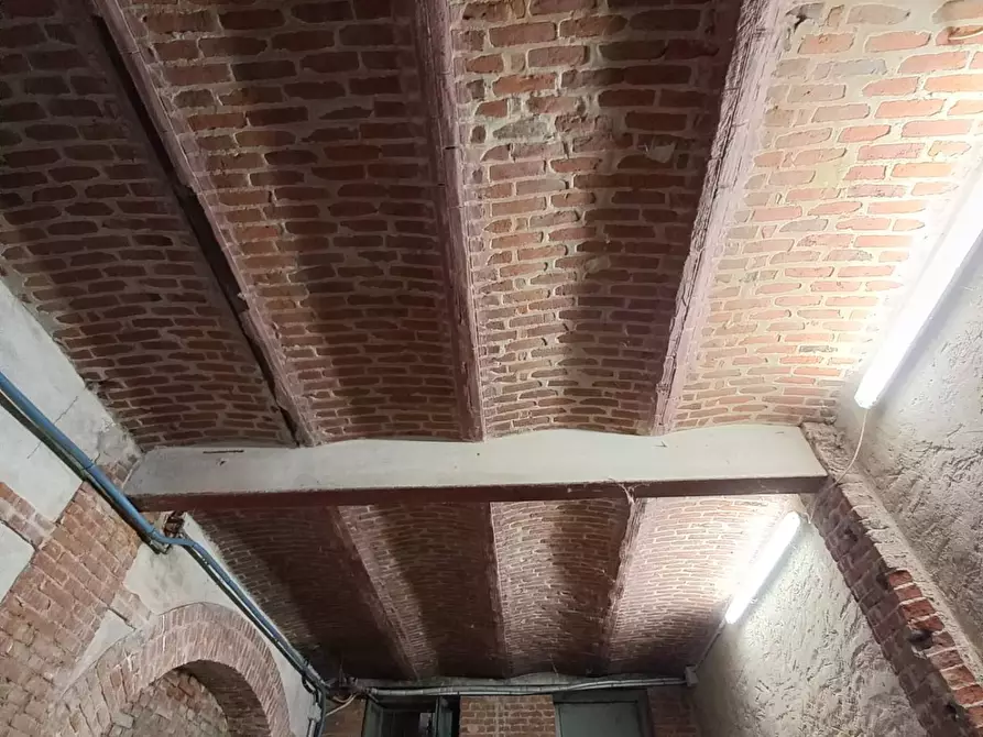 Immagine 28 di Camera in vendita  in via piave a Caluso