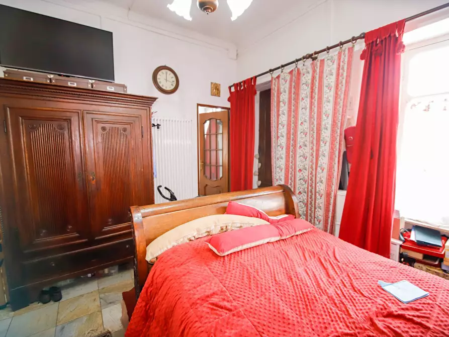 Immagine 23 di Camera in vendita  in via piave a Caluso