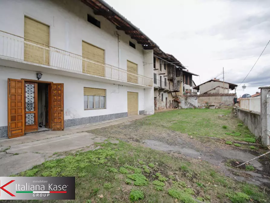 Immagine 1 di Casa semindipendente in vendita  in via castiglione a Candia Canavese