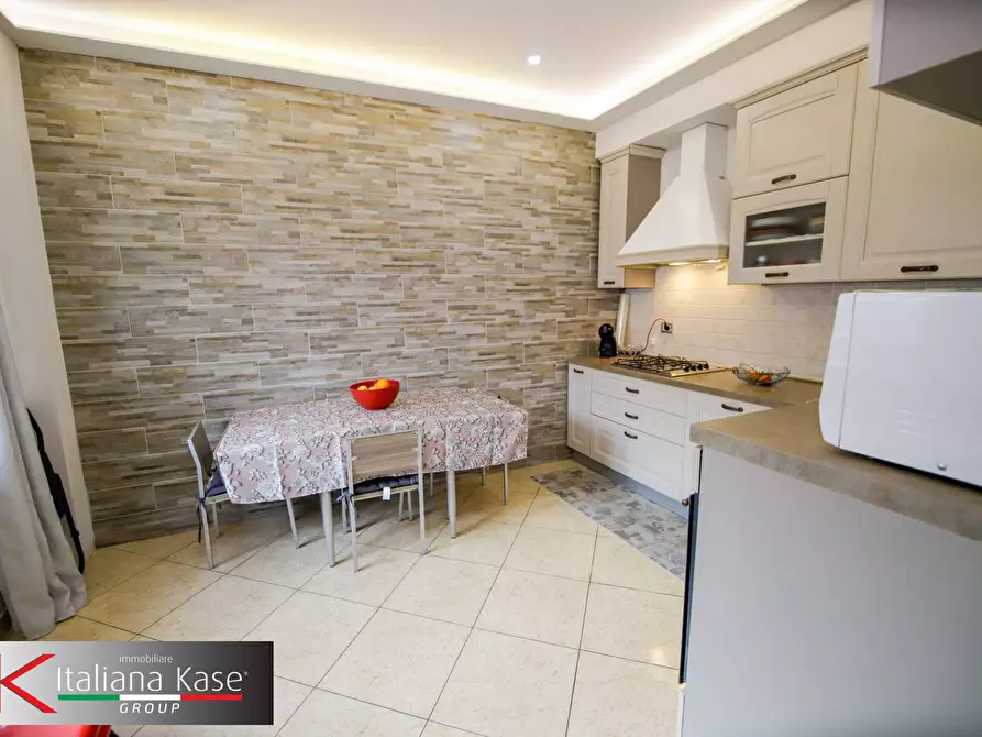 Immagine 2 di Casa semindipendente in vendita  in via bainsizza a Caluso