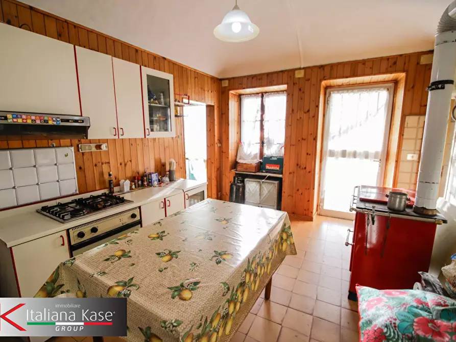 Immagine 6 di Casa semindipendente in vendita  in piazza caduti a Vestignè