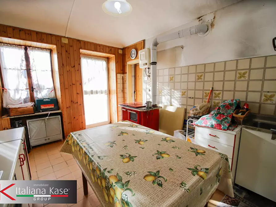 Immagine 7 di Casa semindipendente in vendita  in piazza caduti a Vestignè