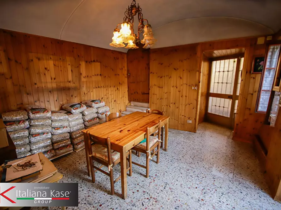 Immagine 15 di Casa semindipendente in vendita  in piazza caduti a Vestignè