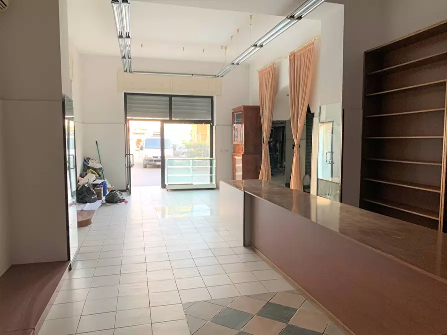 Immagine 5 di Locale commerciale in vendita  in via Mercato Nuovo,81 a Amantea