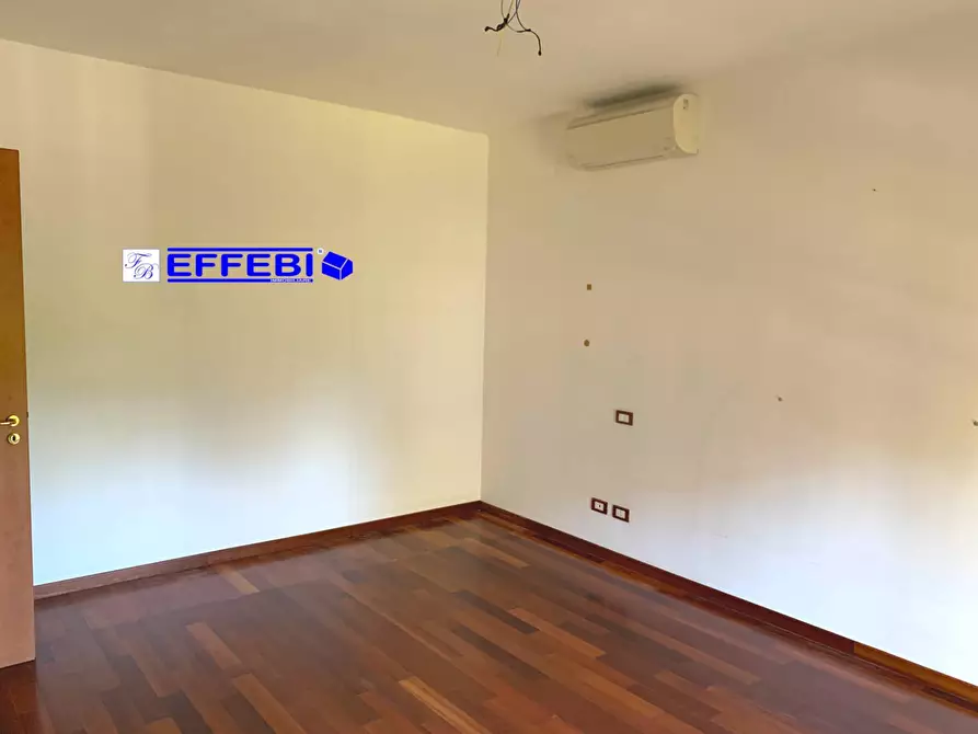 Immagine 10 di Casa bifamiliare in vendita  in via Raffaello Sanzio a Rende