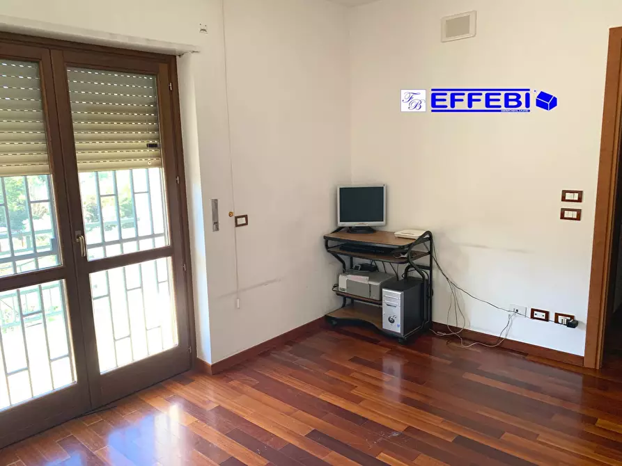 Immagine 12 di Casa bifamiliare in vendita  in via Raffaello Sanzio a Rende