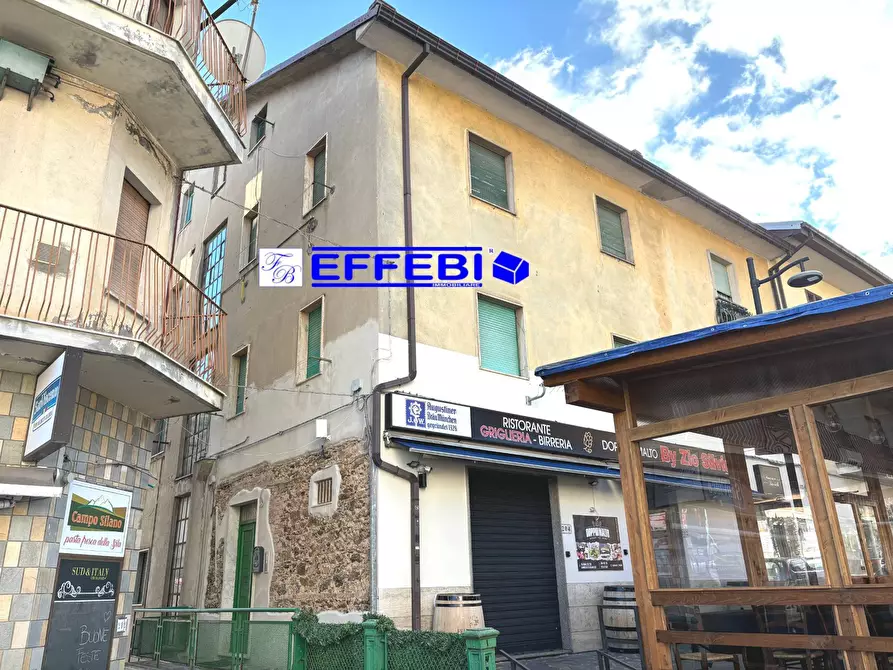 Immagine 1 di Appartamento in vendita  in via Roma a Spezzano Della Sila