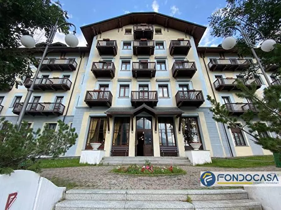 Immagine 1 di Albergo/B&B/Residence in vendita  in via Trento a Ponte Di Legno