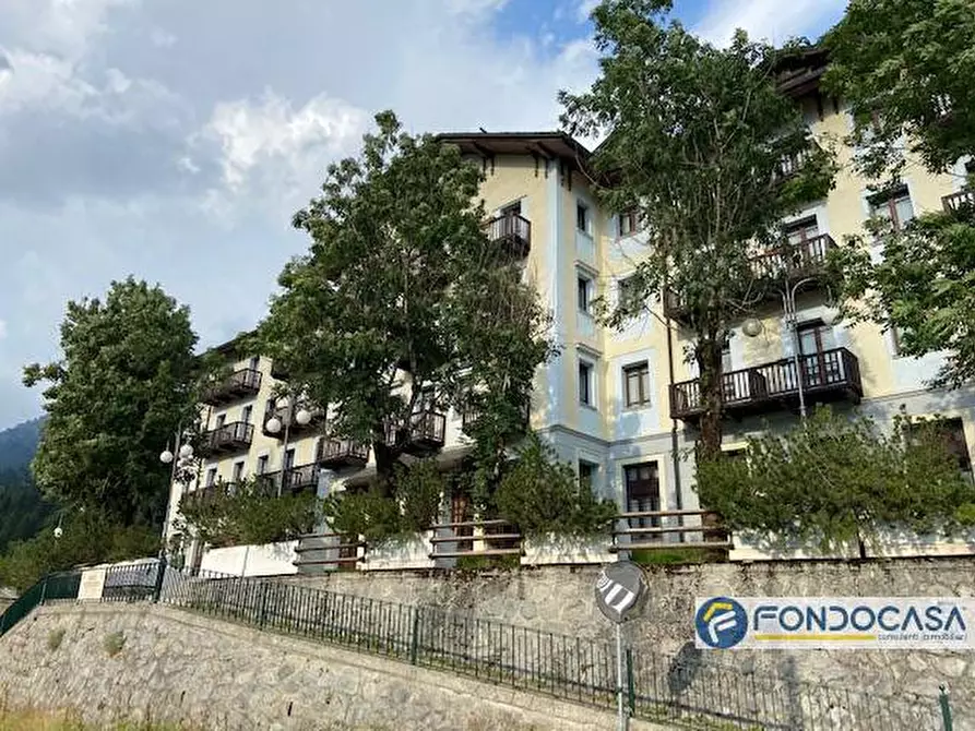 Immagine 3 di Albergo/B&B/Residence in vendita  in via Trento a Ponte Di Legno