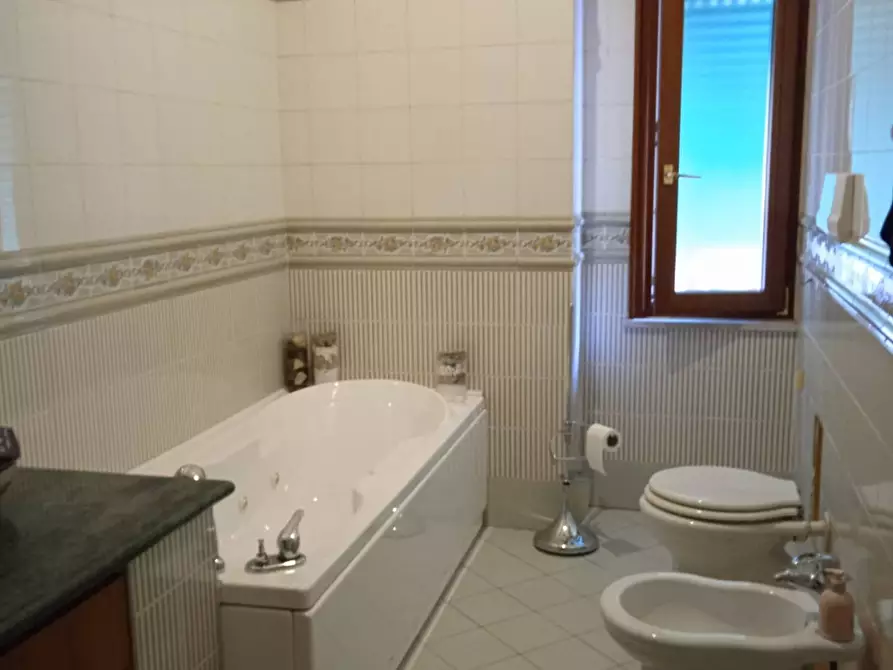 Immagine 13 di Appartamento in vendita  in via silvio baratta a Salerno