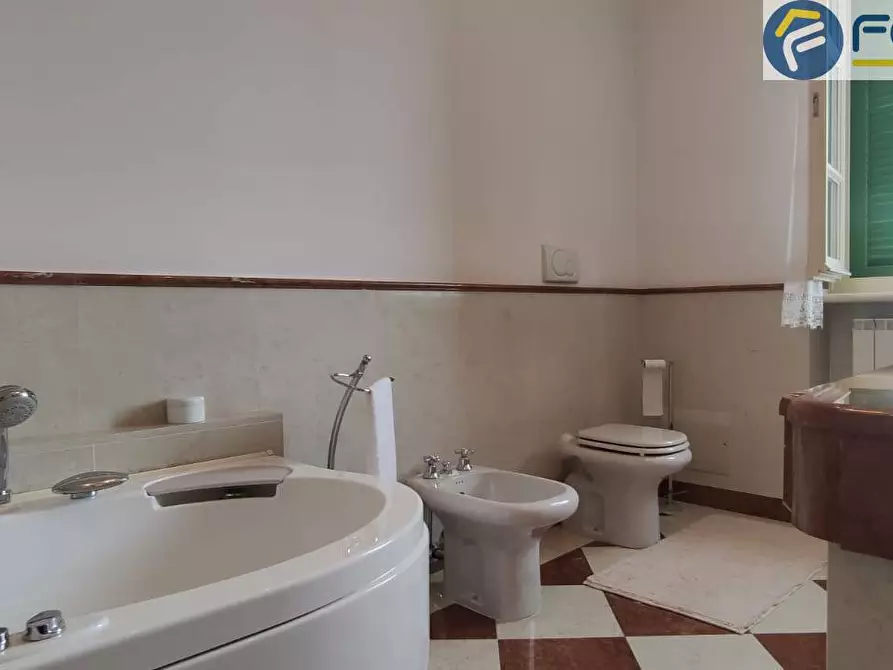 Immagine 13 di Villa in vendita  in via martiri di s anna a Seravezza