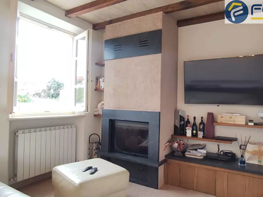 Immagine 6 di Villa in vendita  in via martiri di s anna a Seravezza