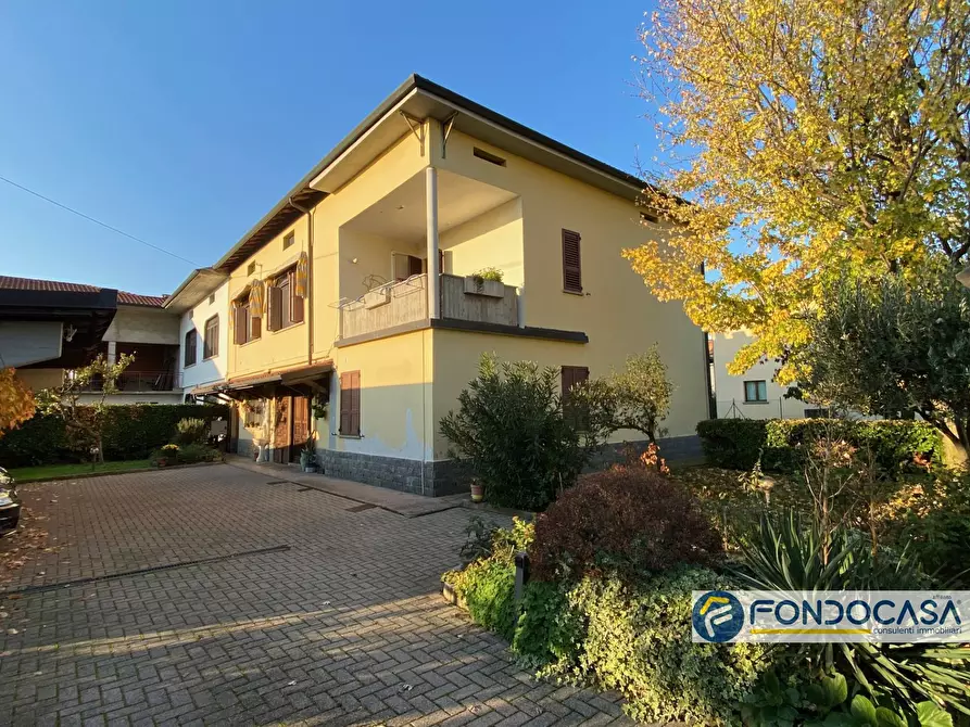 Immagine 1 di Casa bifamiliare in vendita  a Castelli Calepio