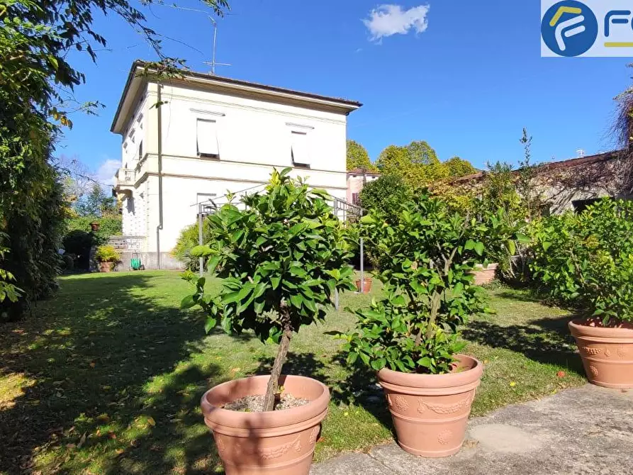 Immagine 5 di Appartamento in vendita  in via giorgetti a Barga