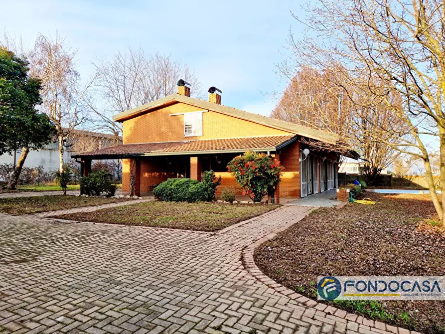 Immagine 1 di Villa in vendita  in via Monsignor Mazzardi a Verolanuova