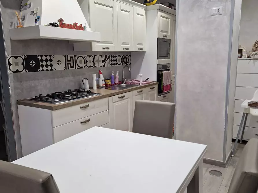 Immagine 2 di Appartamento in vendita  in Via Marchiafava a Salerno