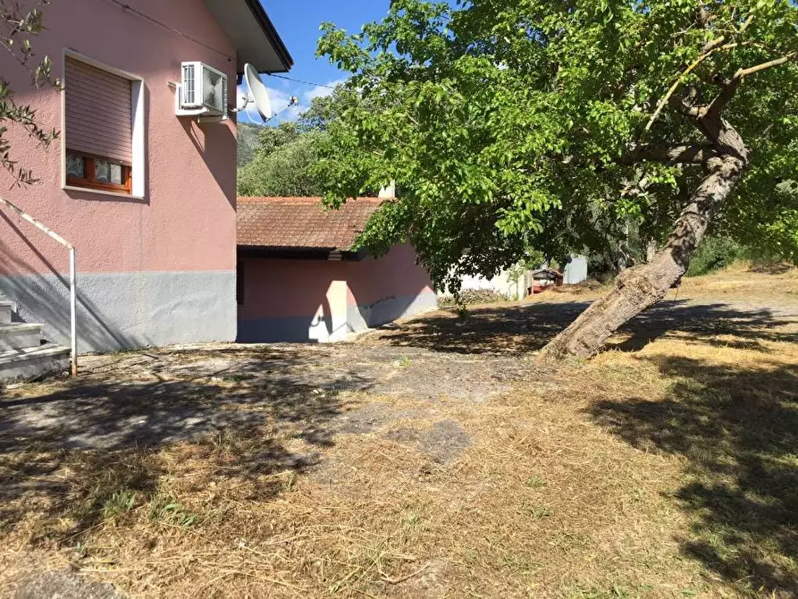 Immagine 13 di Casa indipendente in vendita  in via vicinale a Buccino