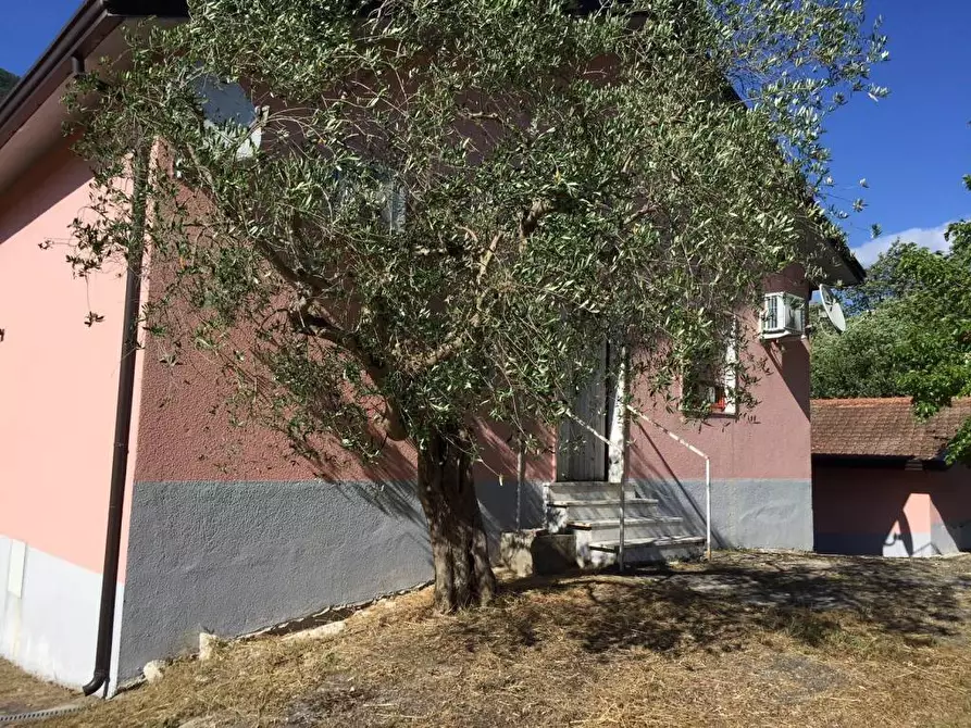 Immagine 16 di Casa indipendente in vendita  in via vicinale a Buccino