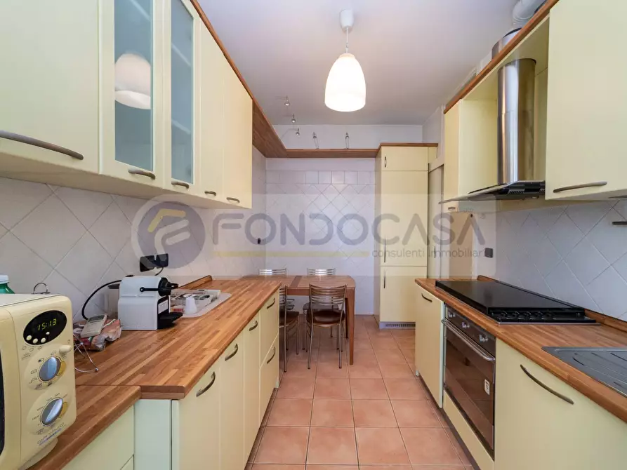 Immagine 8 di Appartamento in vendita  in Via Padova a Milano