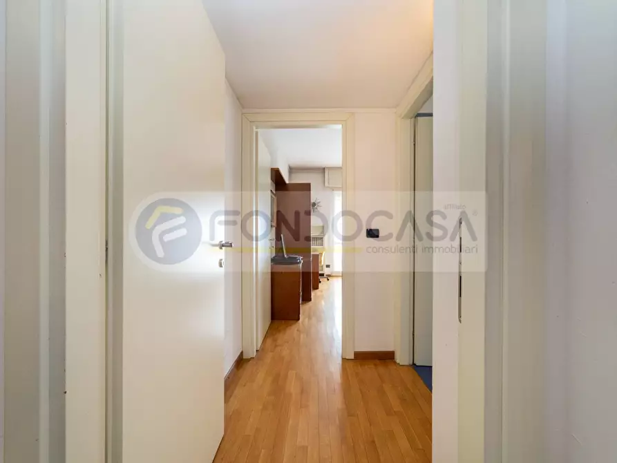 Immagine 11 di Appartamento in vendita  in Via Padova a Milano