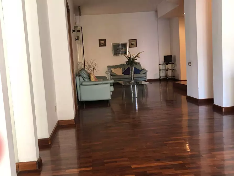 Immagine 13 di Appartamento in affitto  in Via Domenico Vietri a Salerno