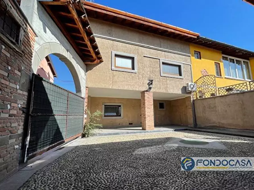 Immagine 2 di Villa in vendita  a Erbusco