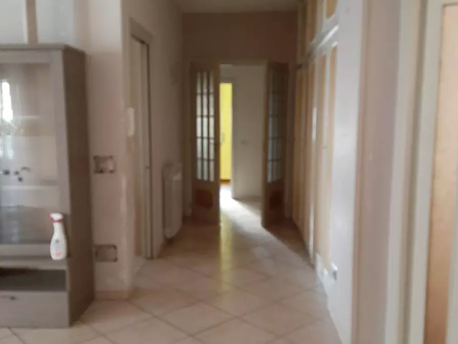 Immagine 13 di Appartamento in vendita  in via roma a Giugliano In Campania