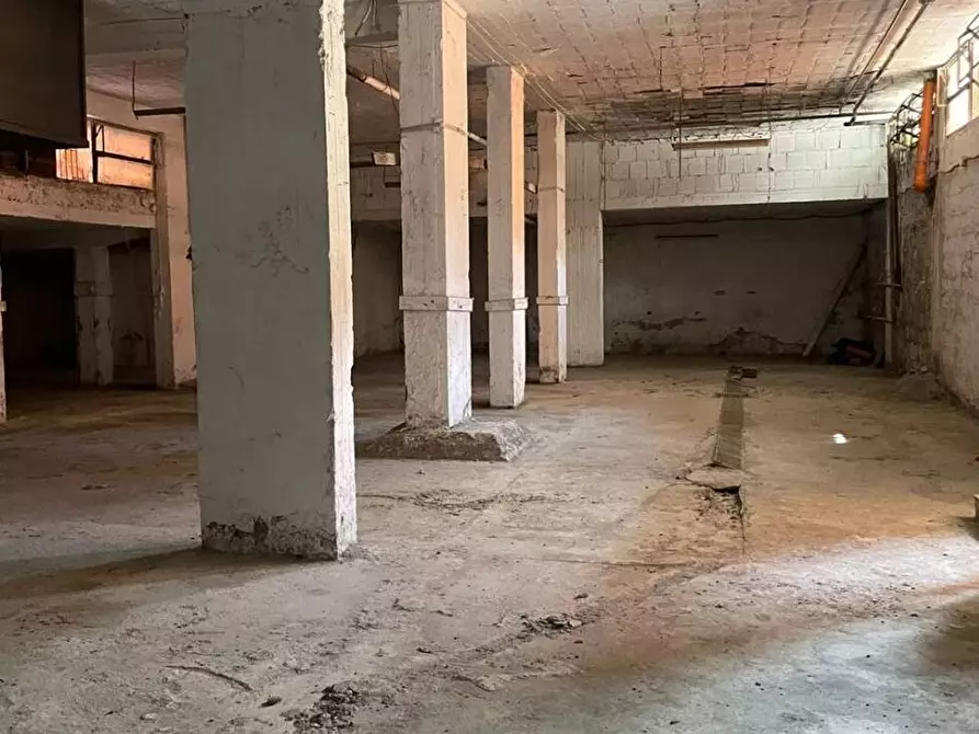 Immagine 5 di Box auto in vendita  in via colonne a Giugliano In Campania