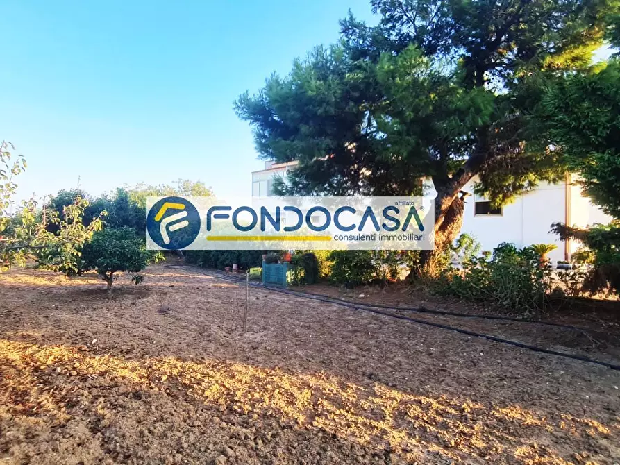 Immagine 3 di Casa bifamiliare in vendita  in Strada per Trullo a Brindisi