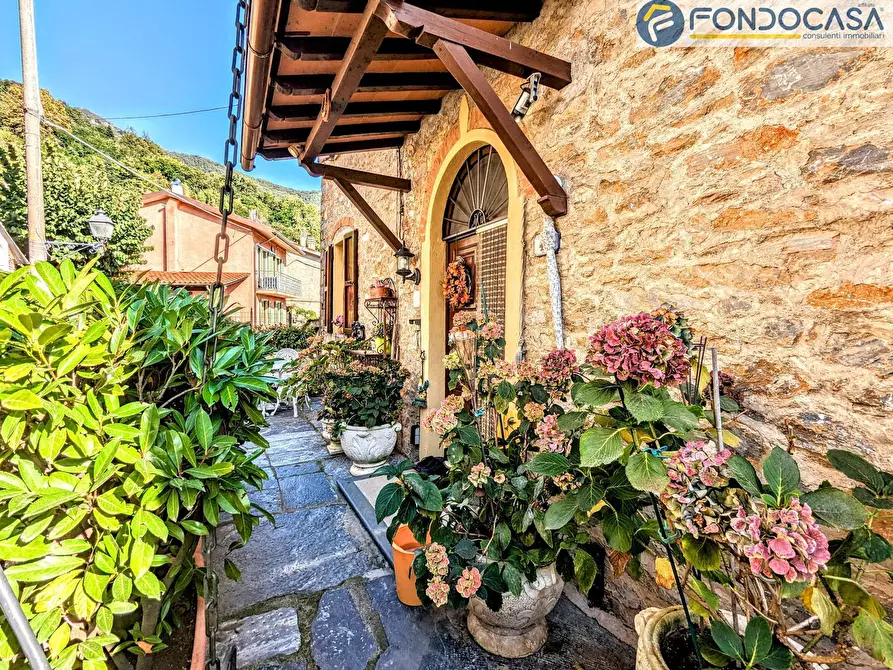 Immagine 4 di Casa indipendente in vendita  in Via Divisione Giulia a Seravezza