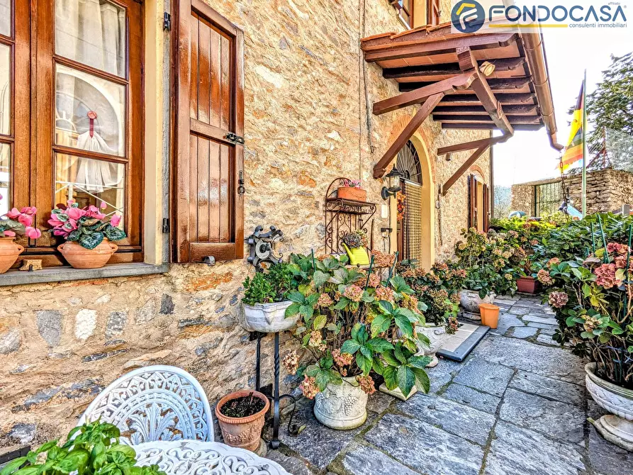 Immagine 3 di Casa indipendente in vendita  in Via Divisione Giulia a Seravezza
