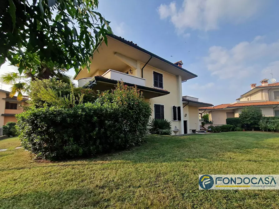 Immagine 2 di Villa in vendita  in via 25 aprile a Travagliato